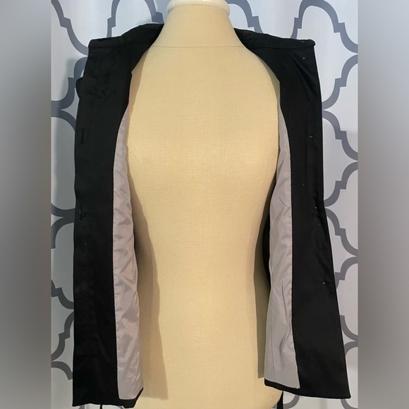 🤍shirt-style black vest from the Limited🤍 - Picture 6 of 7